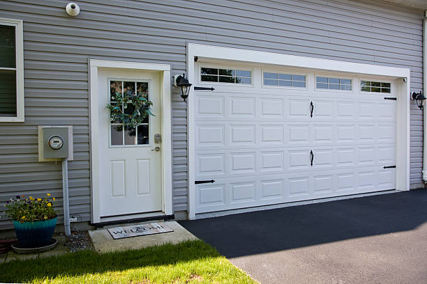 24/7 Emergency Garage Door Panel Replacement experts in Romancoke, MD